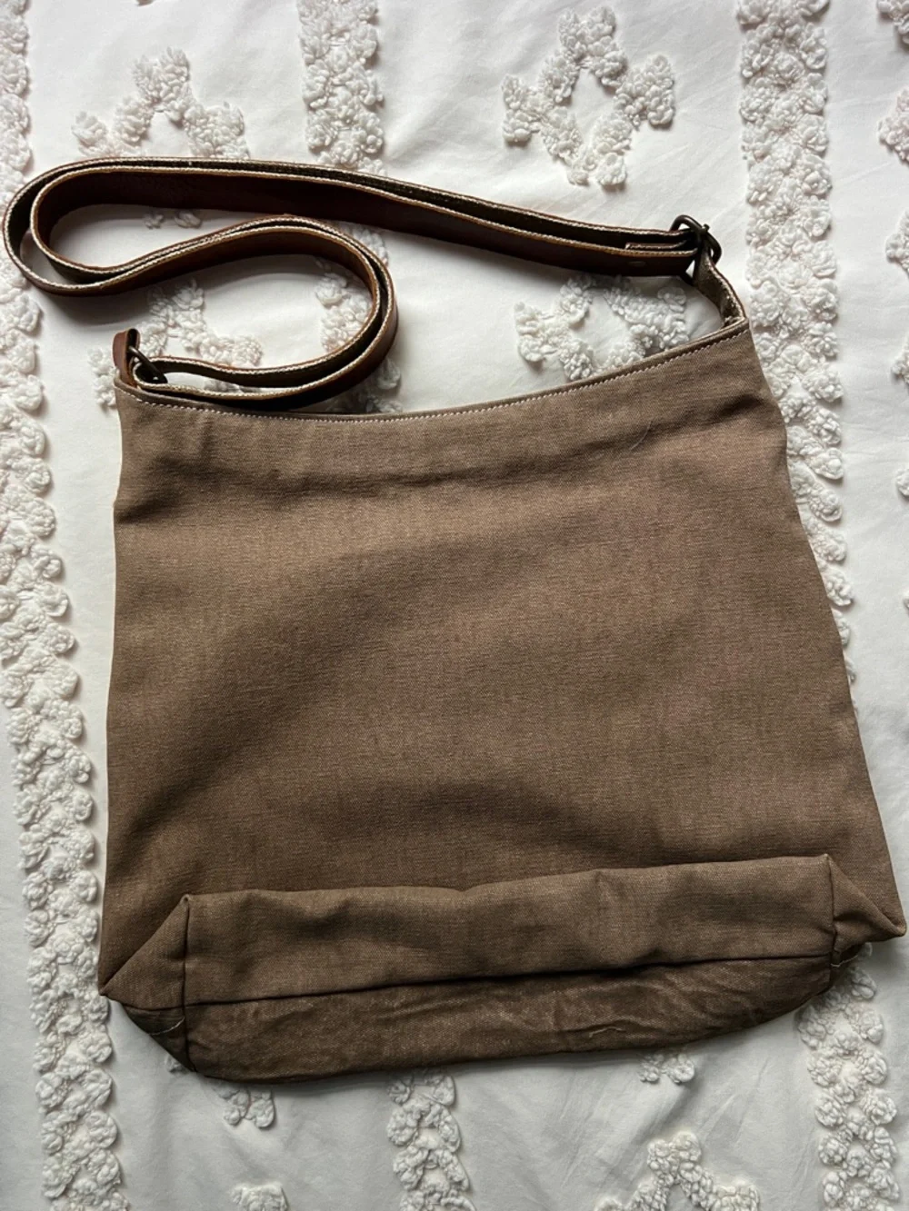 Mona B Crossbody Shoulder Bag - Picture 2 of 8